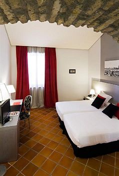 Fil Franck Tours - Hotels in Seville