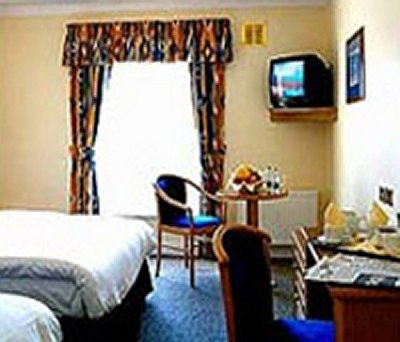 Fil Franck Tours - Hotels in Waterford