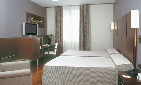 fil franck tours - 4 hotels in Madrid - Catalonia Centro Hotel