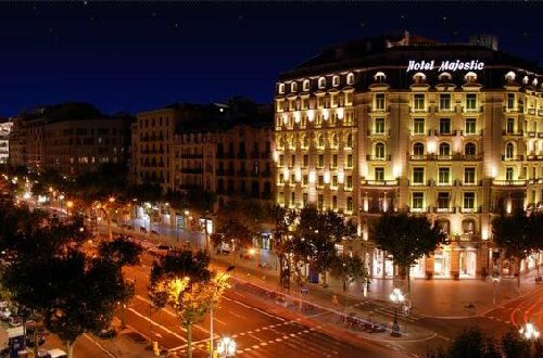 fil franck tours - 5 hotels in Barcelona - Majestic Hotel